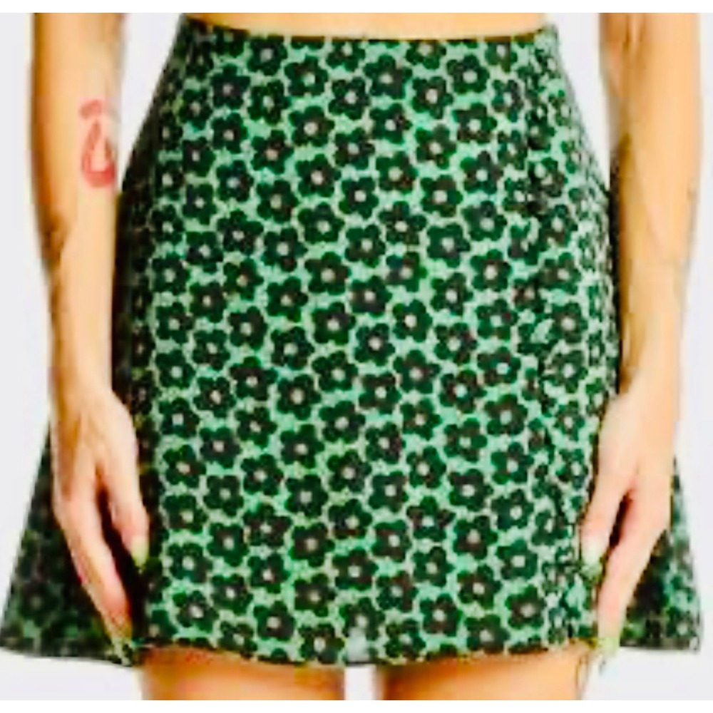 Urban Outfitters Green Floral Mini Skirt XS Flared‎ A-Line Mod Retro